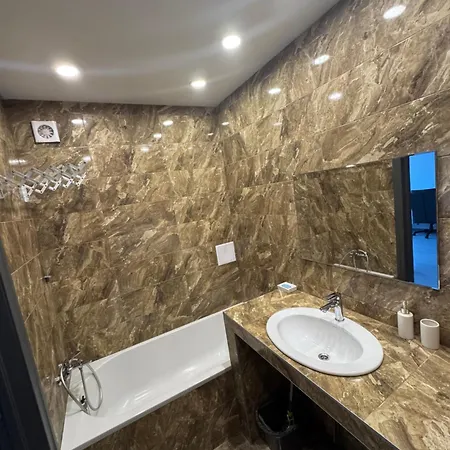 бизнес класс кадорр Apartment Odessa